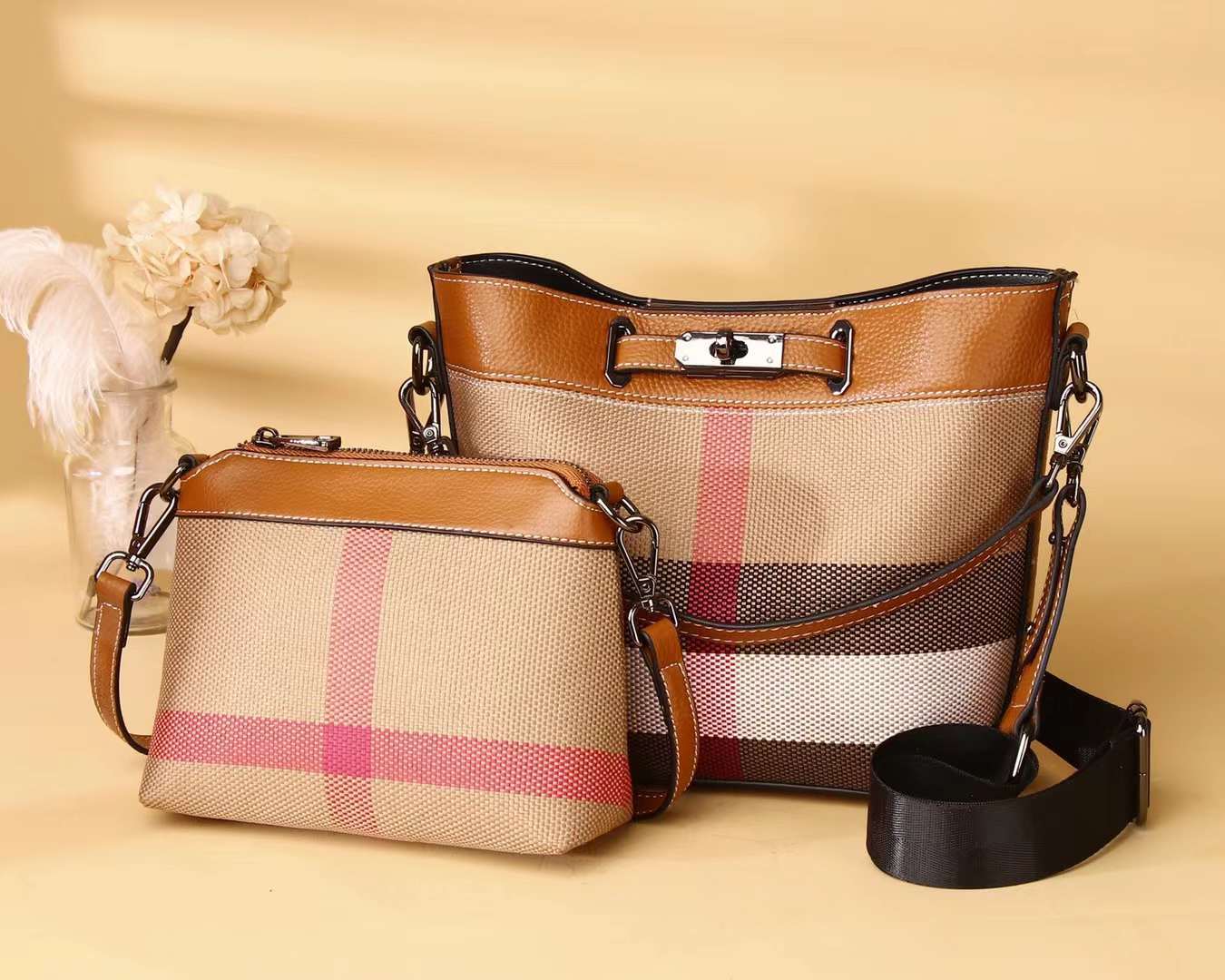Women's Korean Style Plaid Portable Large Capacity Handbags