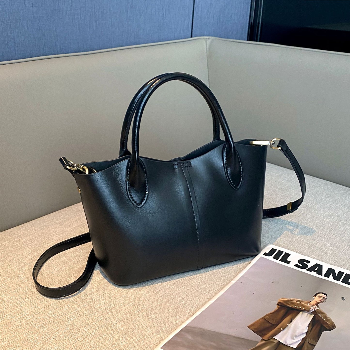 Women's Leather Large Capacity Beautiful Fashion Simple Bags