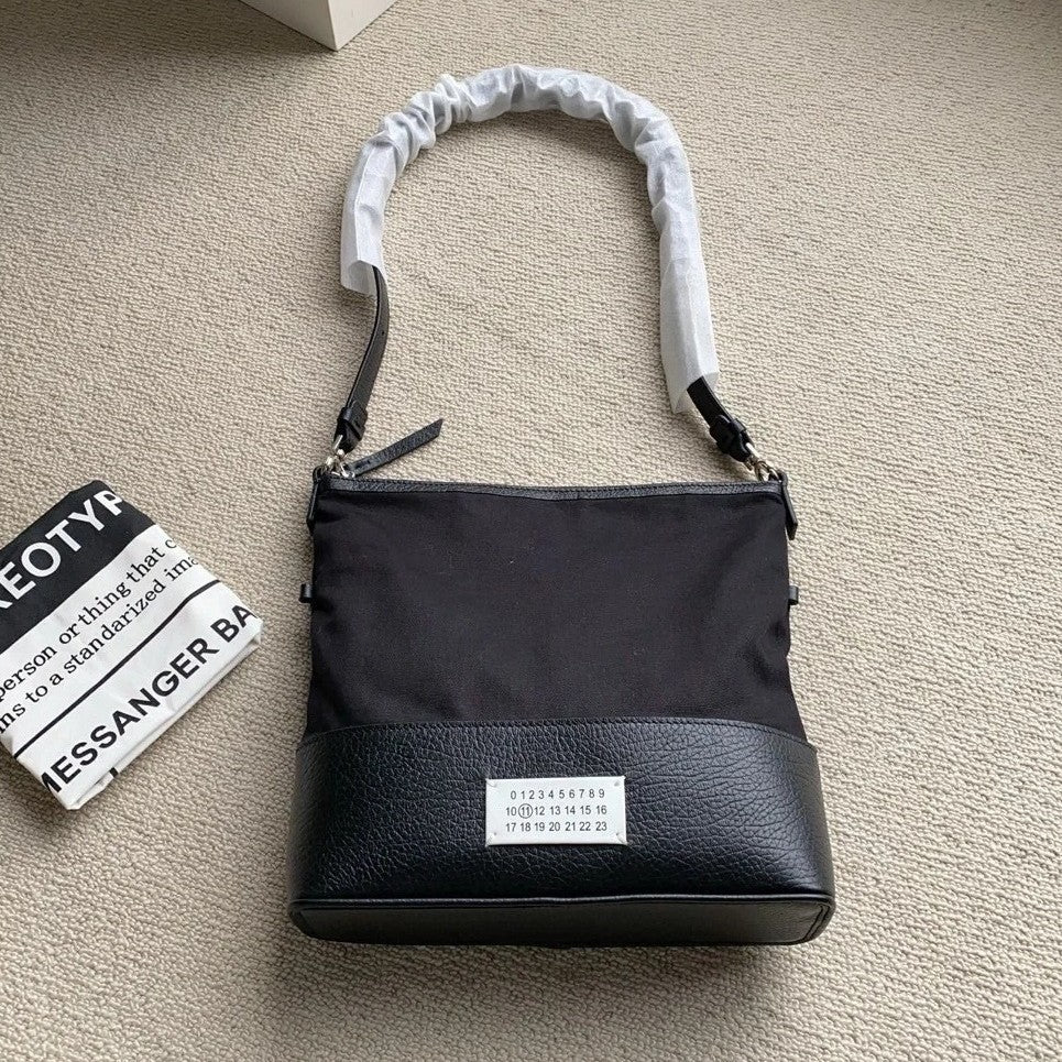 Pretty Tiding Leather Stitching Canvas Simple Bags