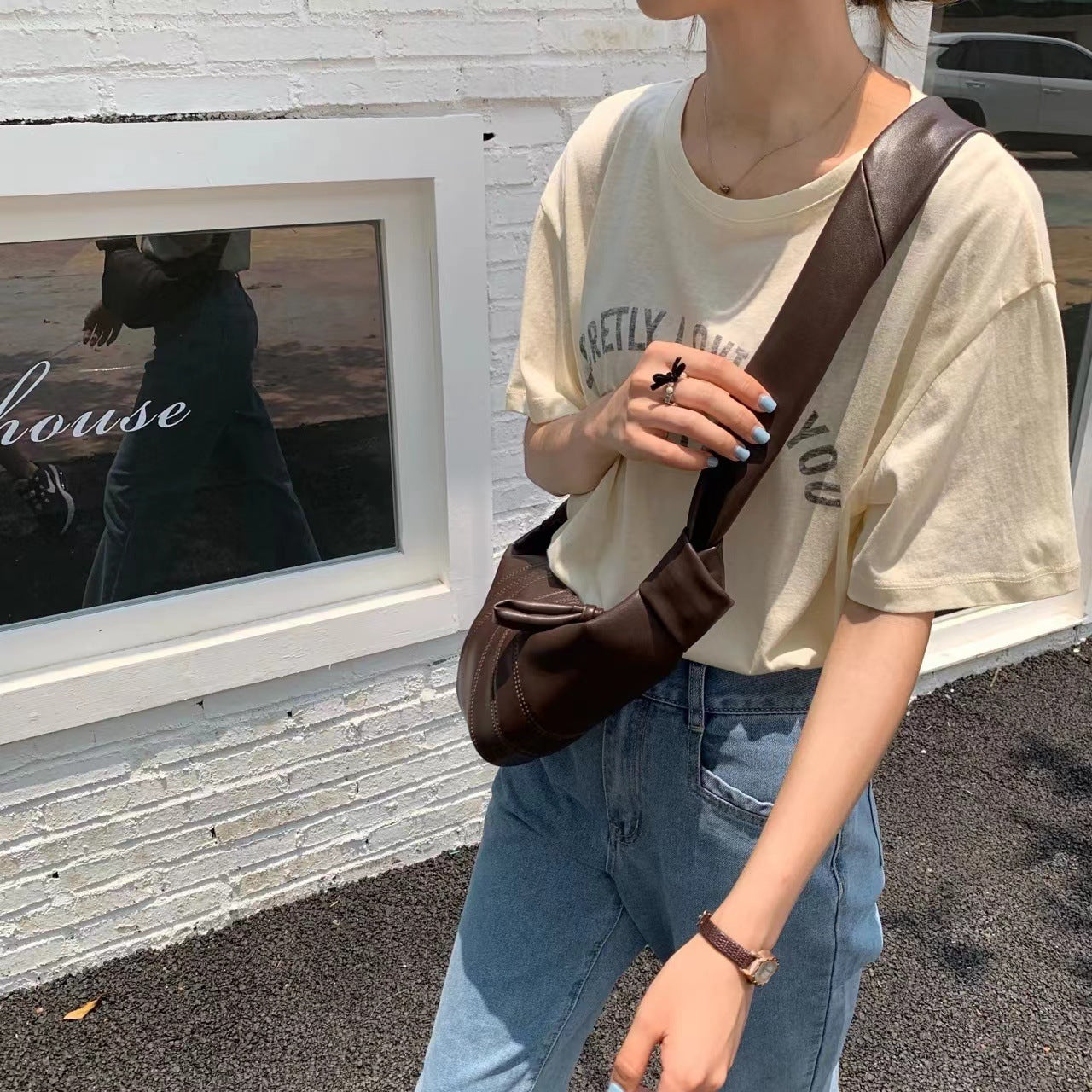 Women's Underarm Croissant Idle Style Trendy Leather Crossbody Bags