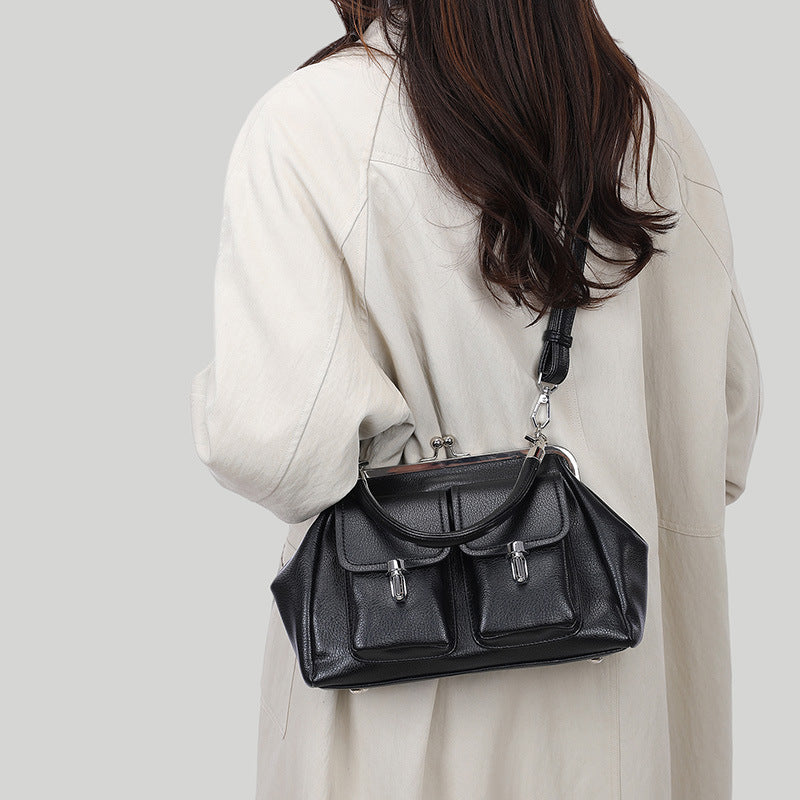 Women's Retro Fashion Large Capacity Niche Crossbody Bags