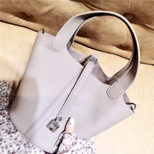 Charming Latch Lady's Large Capacity One Handbags