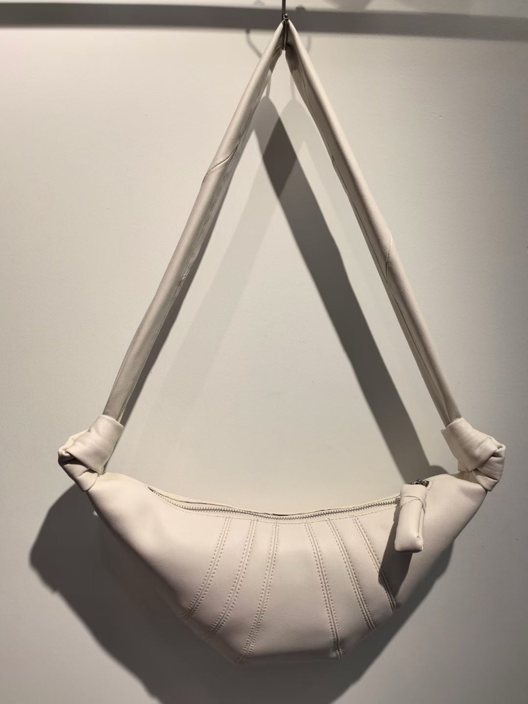 Women's Strictly Selected Underarm Croissant Idle Style Crossbody Bags