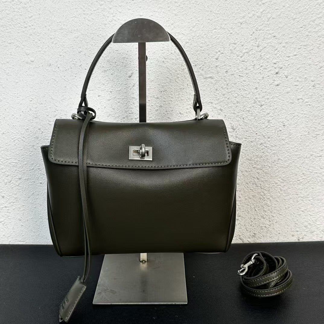 Cowhide Clutch Practical Capacity Large With Lock