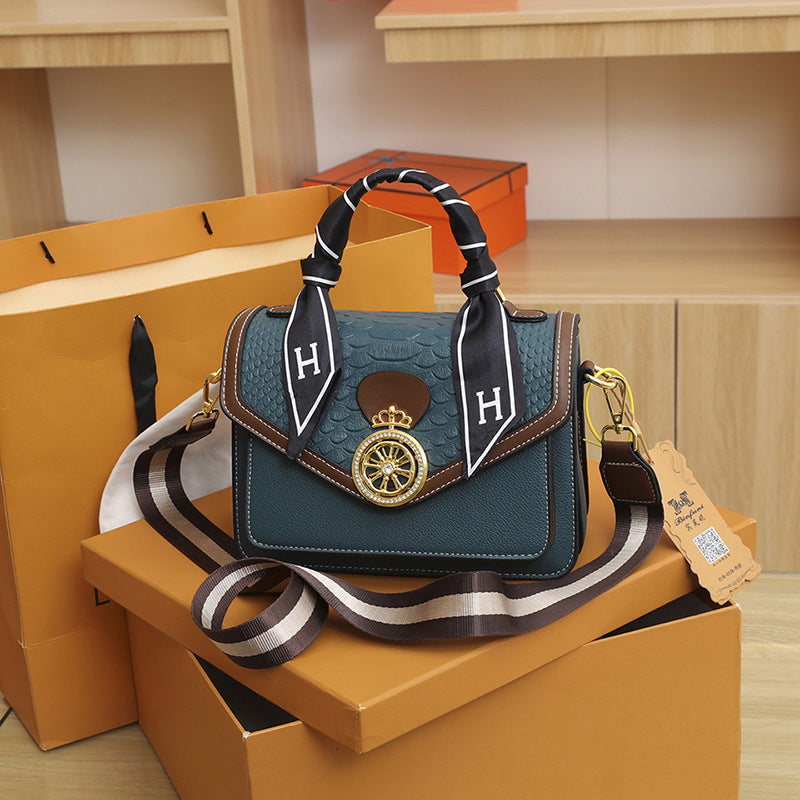 Women's Luck Comes File Trendy Contrast Color Shoulder Bags