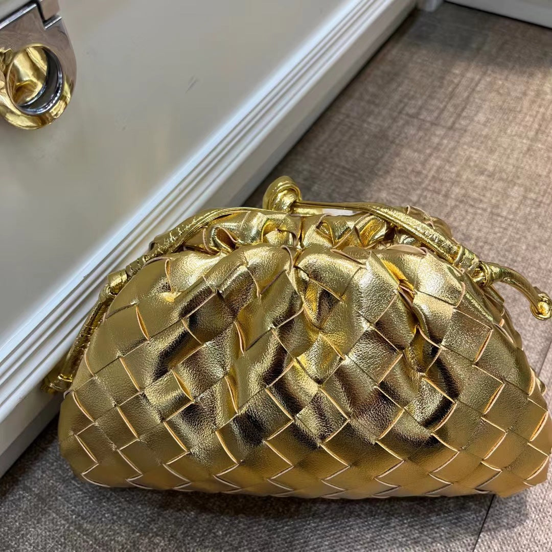 Women's Pleated Wind Woven Cloud Genuine Leather Magnetic Crossbody Bags