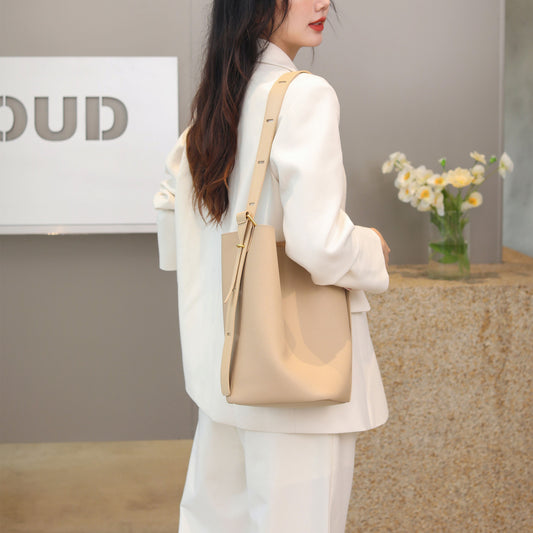 Women's Niche Designer Cowhide Wandering High-grade Large Shoulder Bags