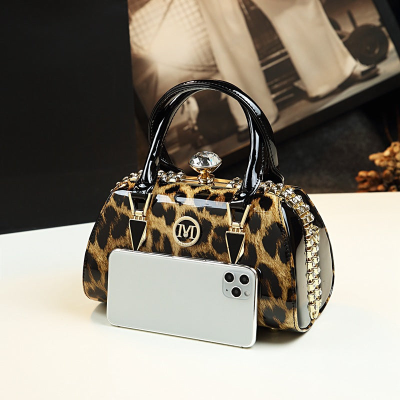Women's Clip Personalized Patent Leather Fashion Pillow Crossbody Bags
