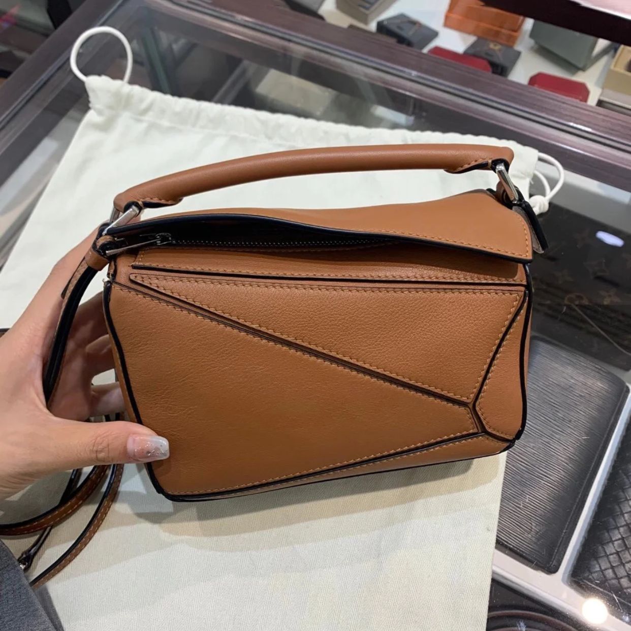 Women's Tide Xi Geometric Stitching Leather Portable Handbags