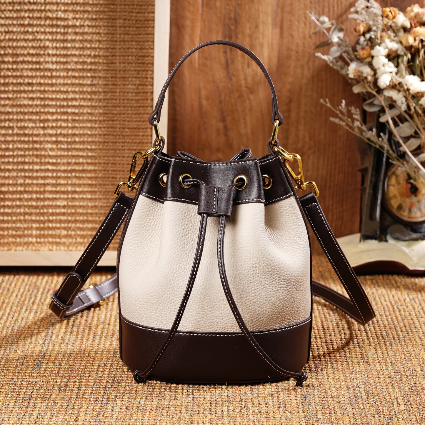 Charming Layer Cattlehide Leather Fashion Retro Crossbody Bags