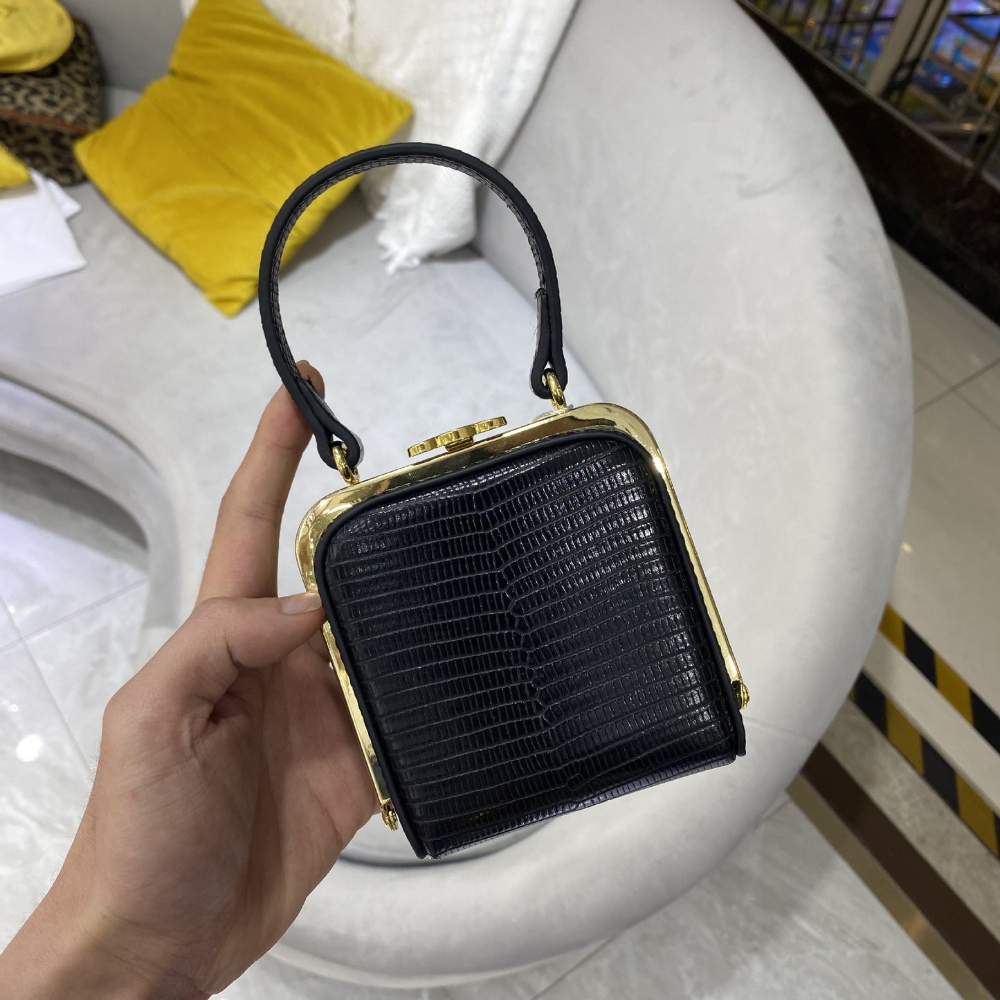Women's Arc Underarm Dinner Chain Portable Genuine Handbags