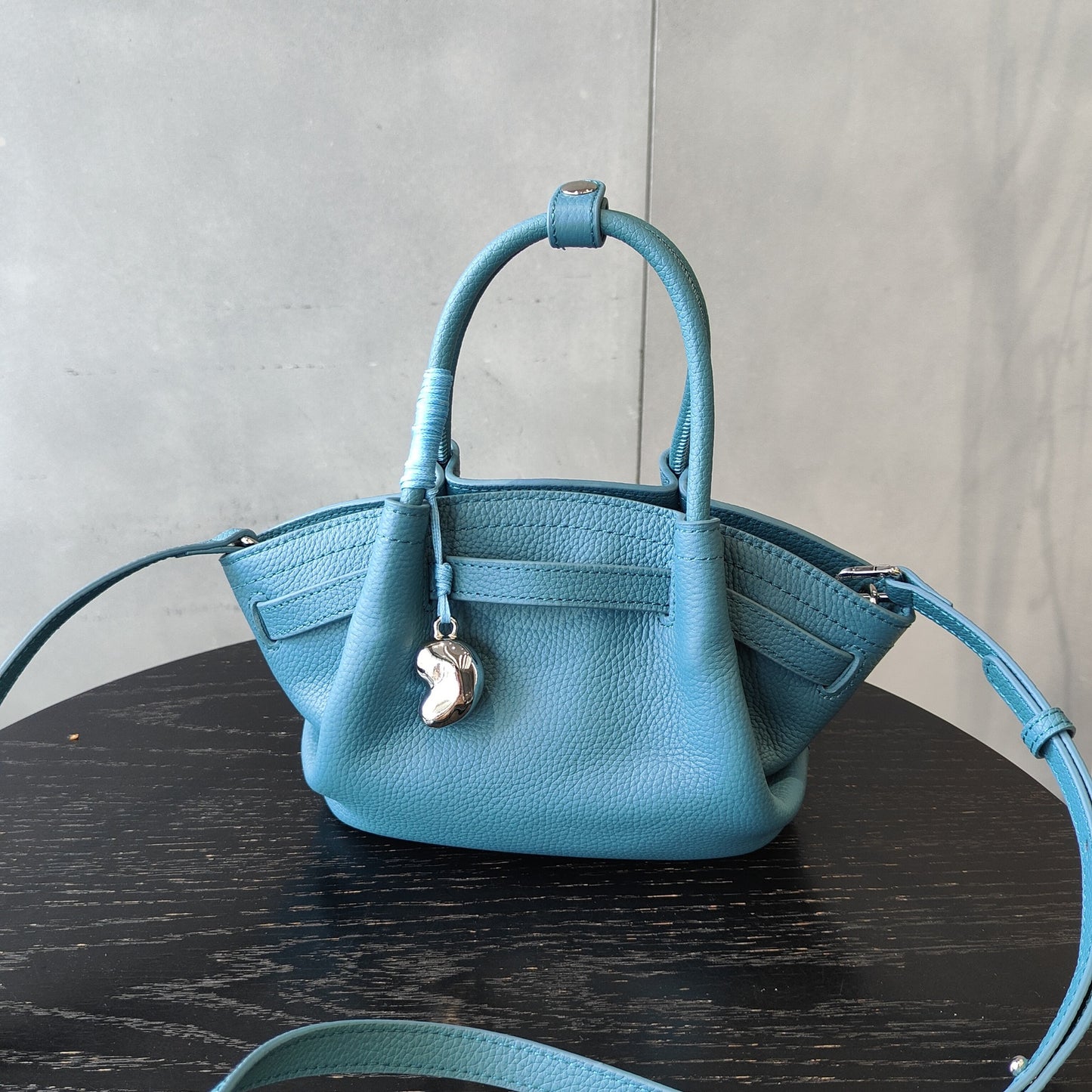 Women's High-grade Niche Vegetable Basket Exquisite Hand Handbags