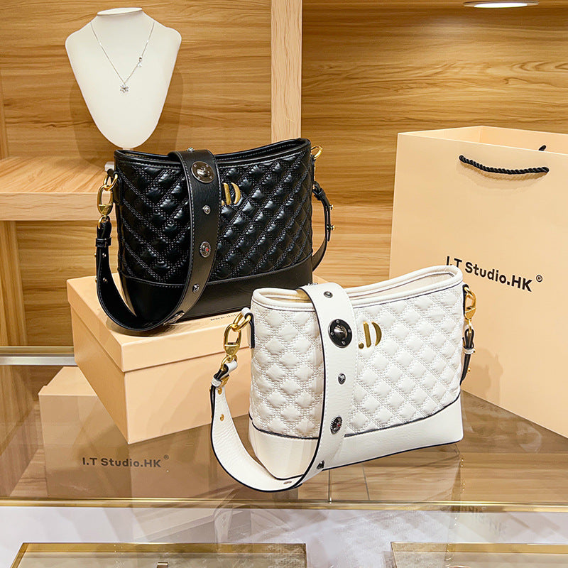Women's Genuine Leather Diamond Pattern Wide Strap Shoulder Bags
