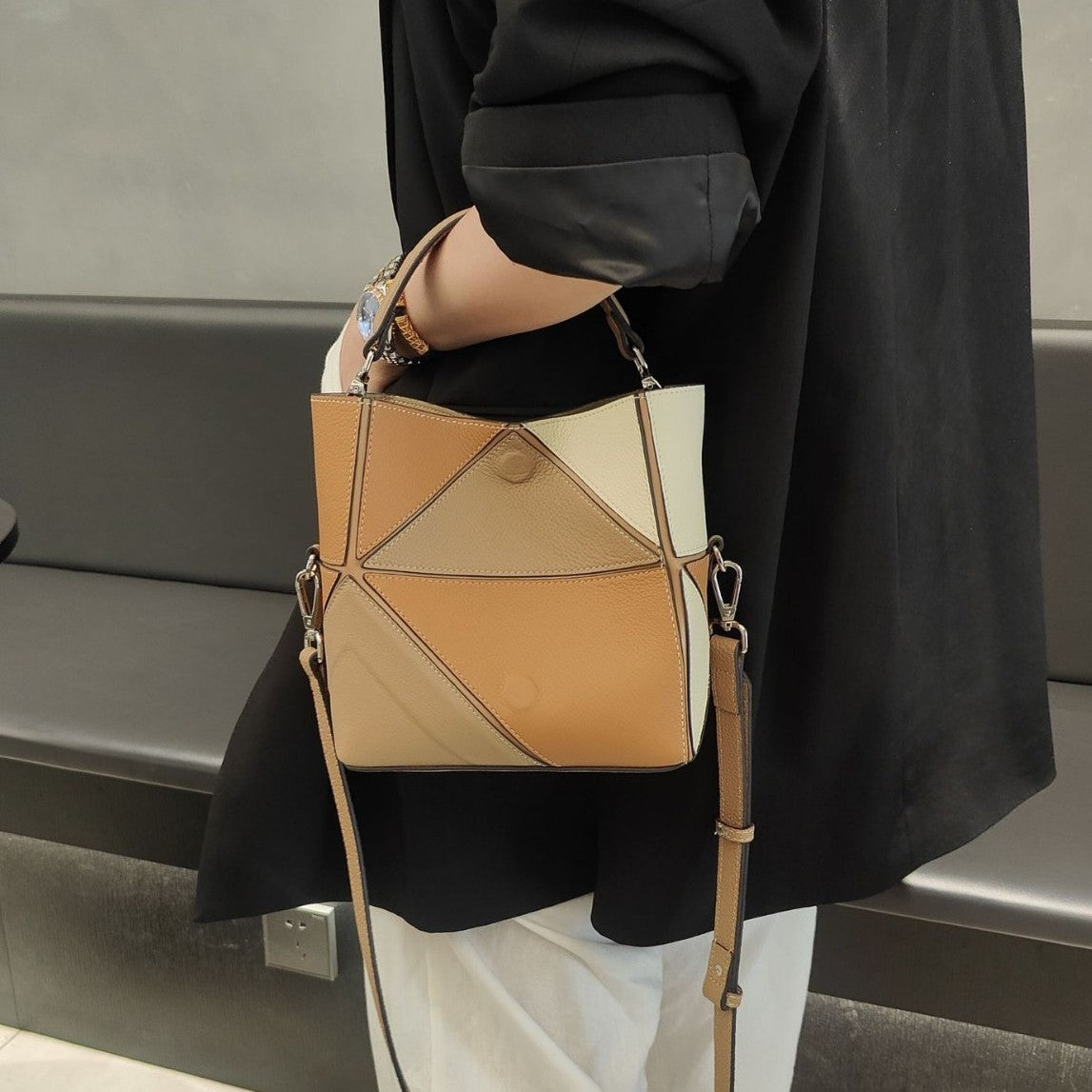 Comfortable Women's High-grade Diamond Geometric Deformation Bucket Bags