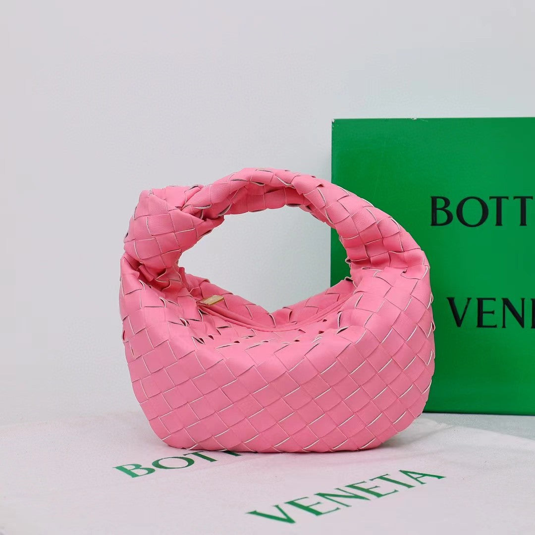 Croissant Knotted Clutch Light Use Large Handbags