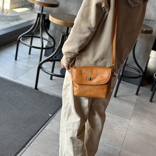 Women's Layer Cowhide Vintage Genuine Leather Commuter Crossbody Bags