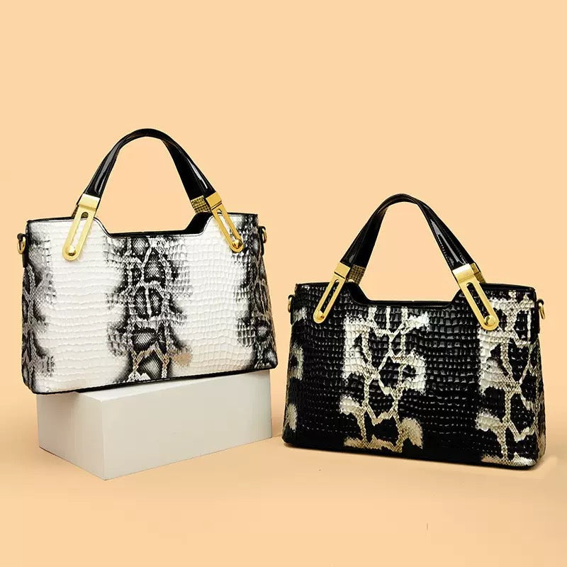 Women's Snake Pattern Large Capacity Fashion Embossed Handbags