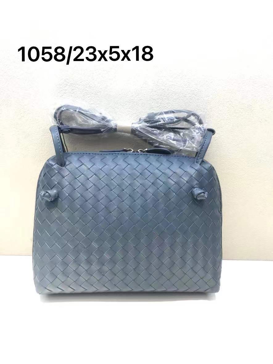 Women's Genuine Leather Hand-woven Korean Fashion Shell Shoulder Bags