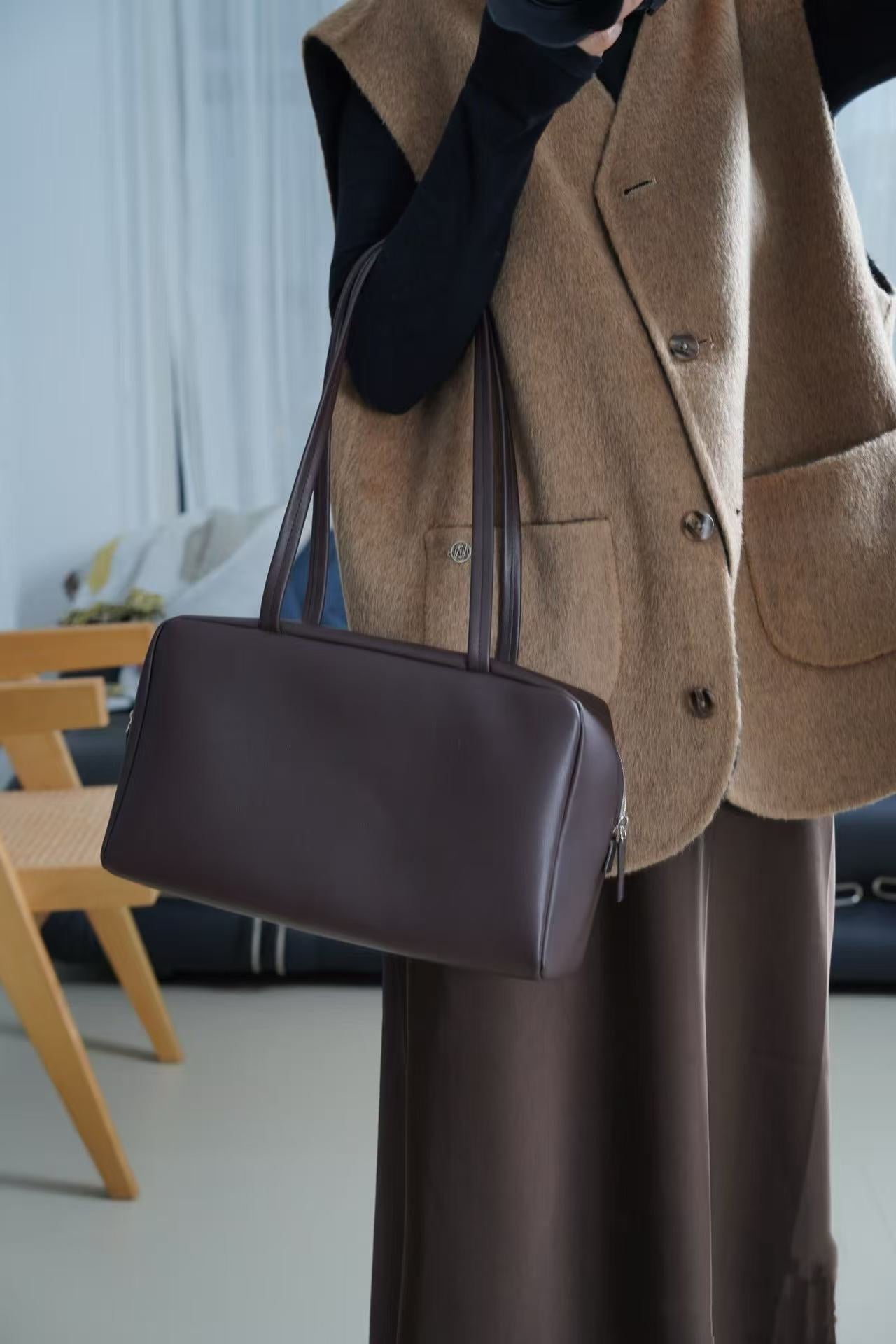 Women's Style Bowling Cowhide Leather Commute Large Capacity Shoulder Bags