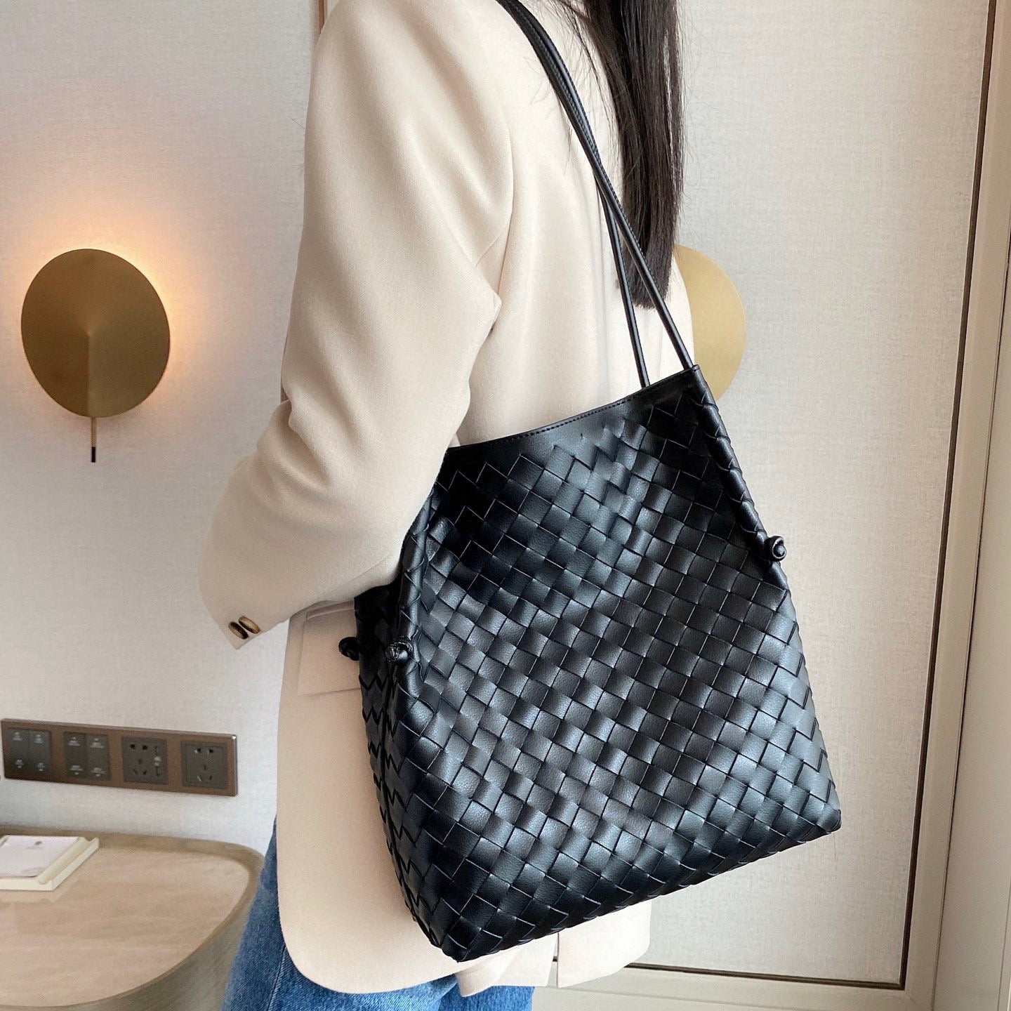 Women's Leather Woven Literary Large Designer Model Shoulder Bags
