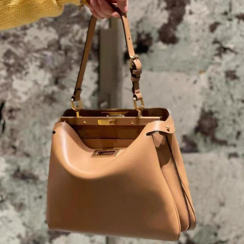 Luxury High-grade Metal Catch With Cat Shoulder Bags