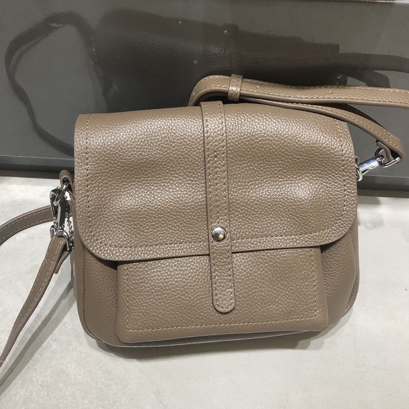 Women's First Layer Cowhide Large Capacity Textured Western Handbags