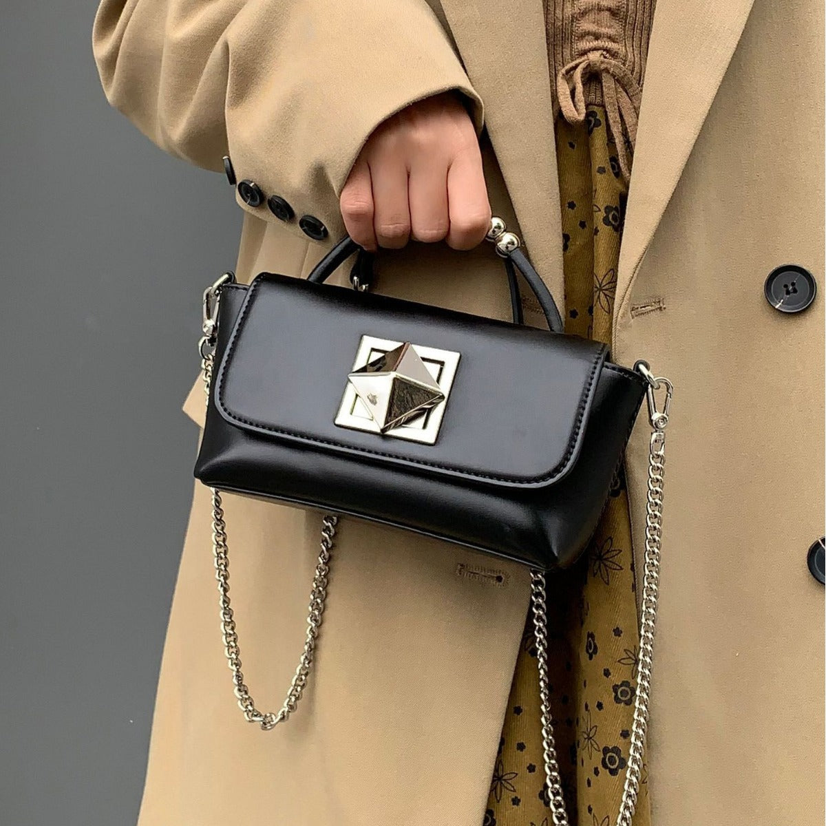 High-grade Popular Fashion Twist Delicate Pouch Crossbody Bags