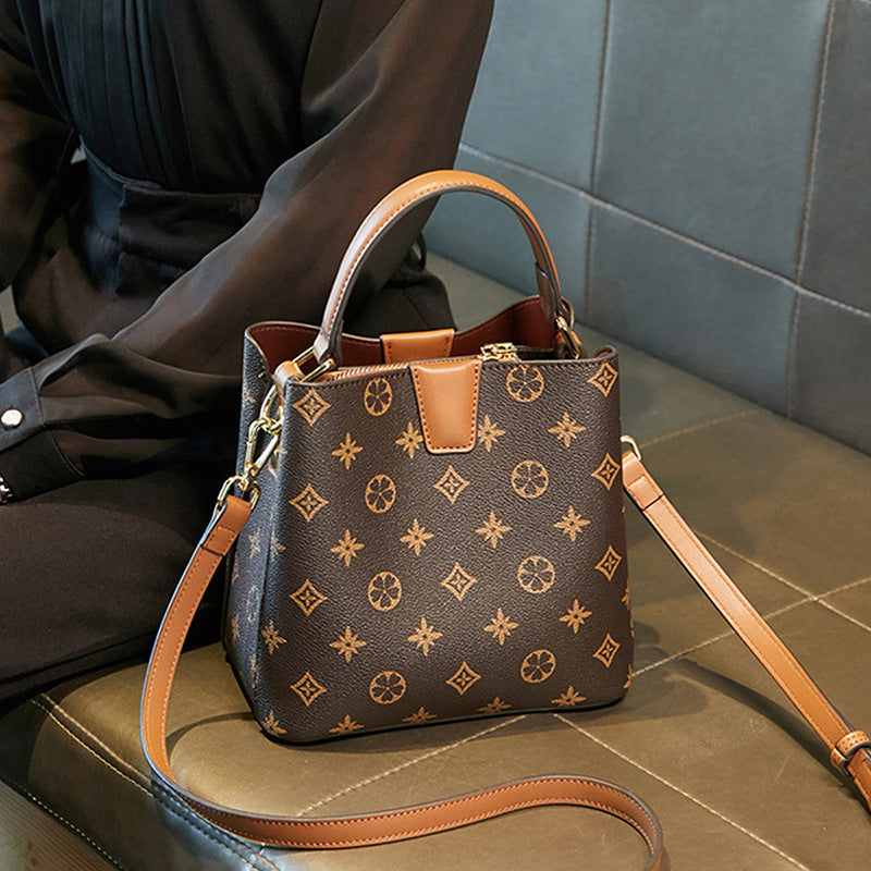 Women's Summer Portable Large Capacity Fashion Commuter Bags