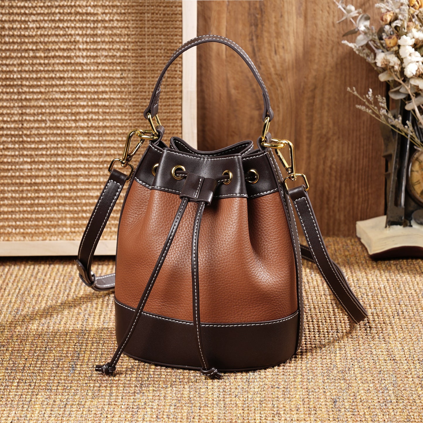 Charming Layer Cattlehide Leather Fashion Retro Crossbody Bags