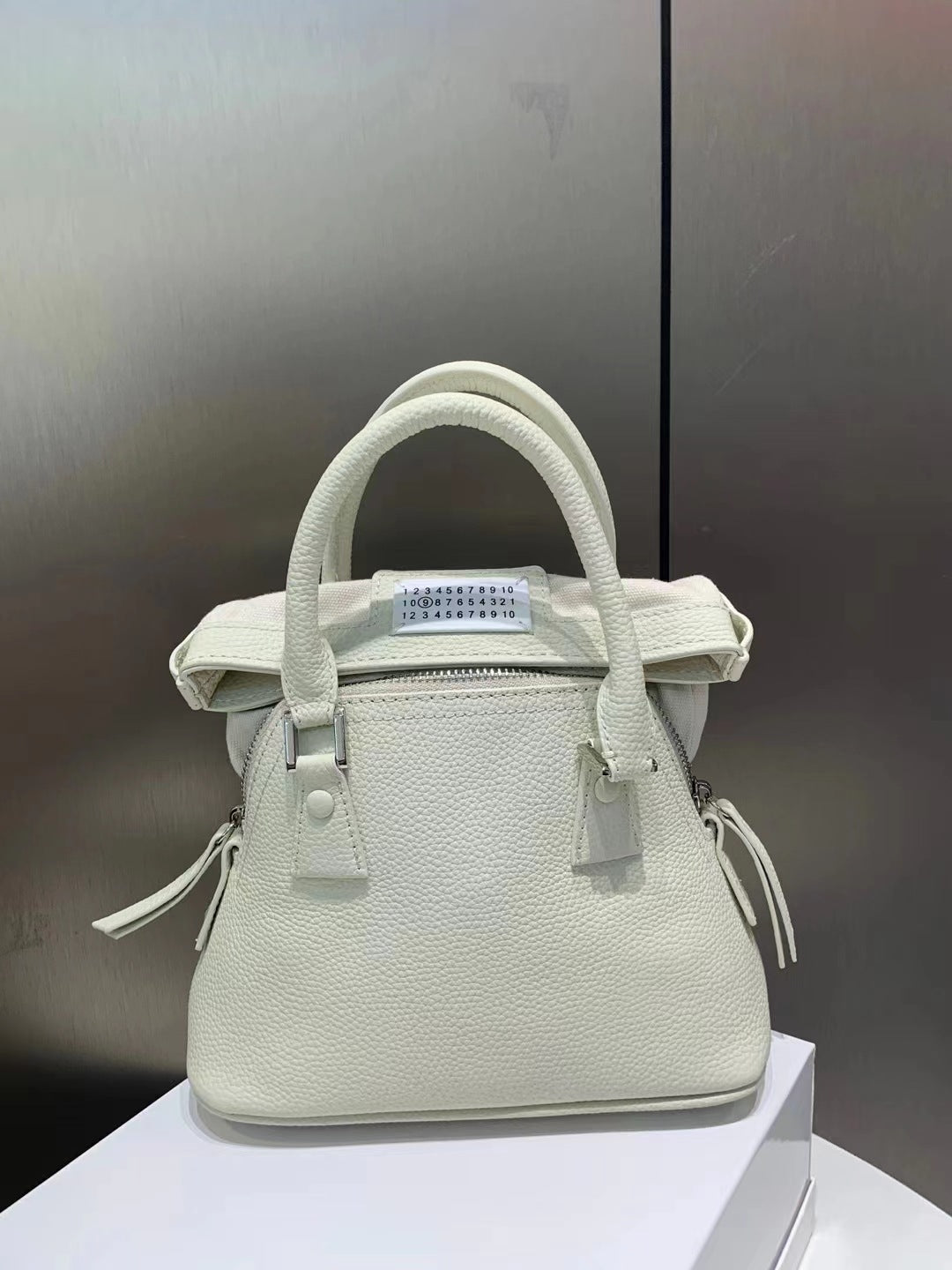 Women's Head Layer Cowhide Minority Genuine Leather Handbags