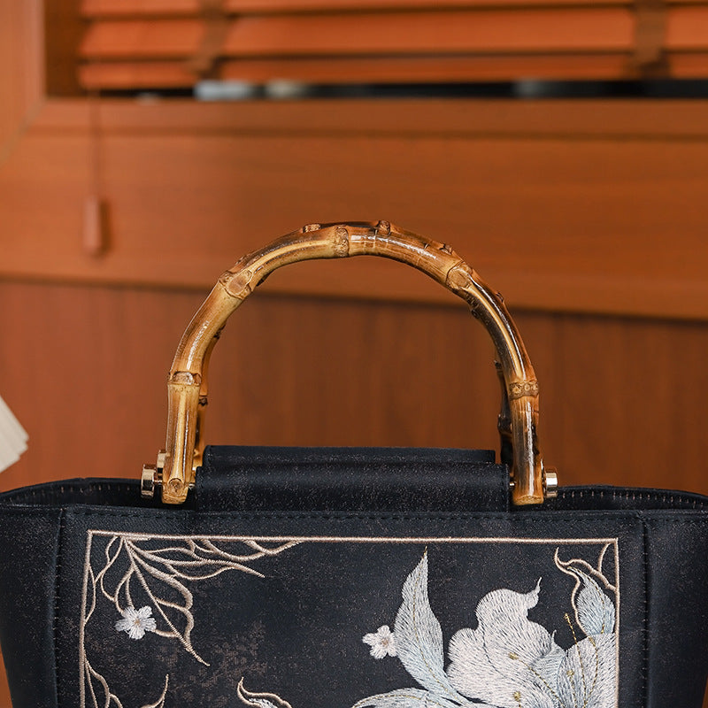 Comfortable Embroidered Chinese Style Cheongsam Banquet Handbags