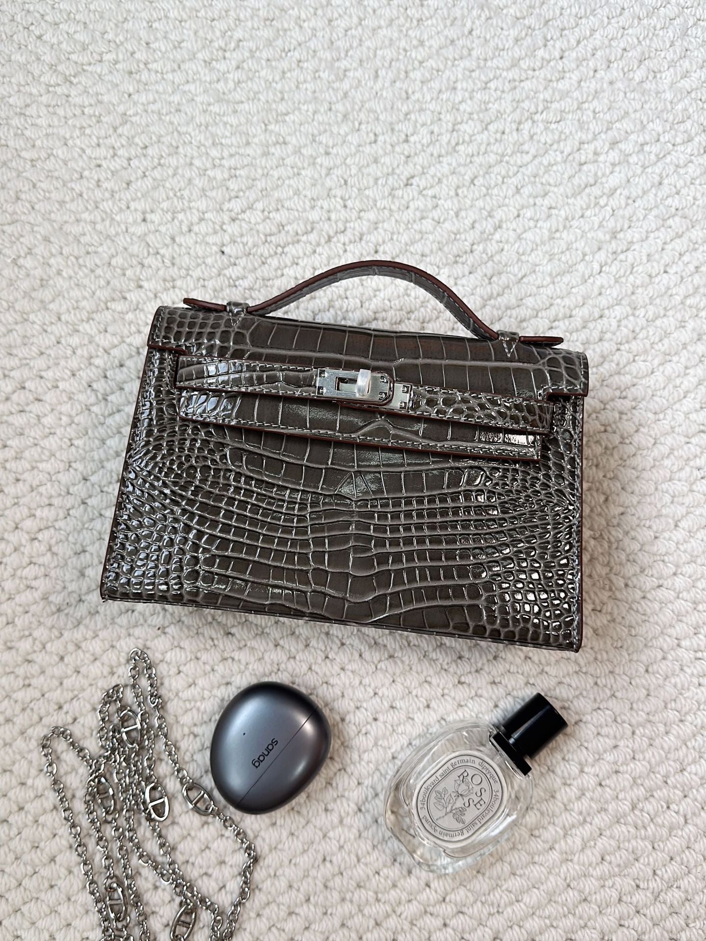 Women's Leather Crocodile Pattern Pig Nose Chain Handbags