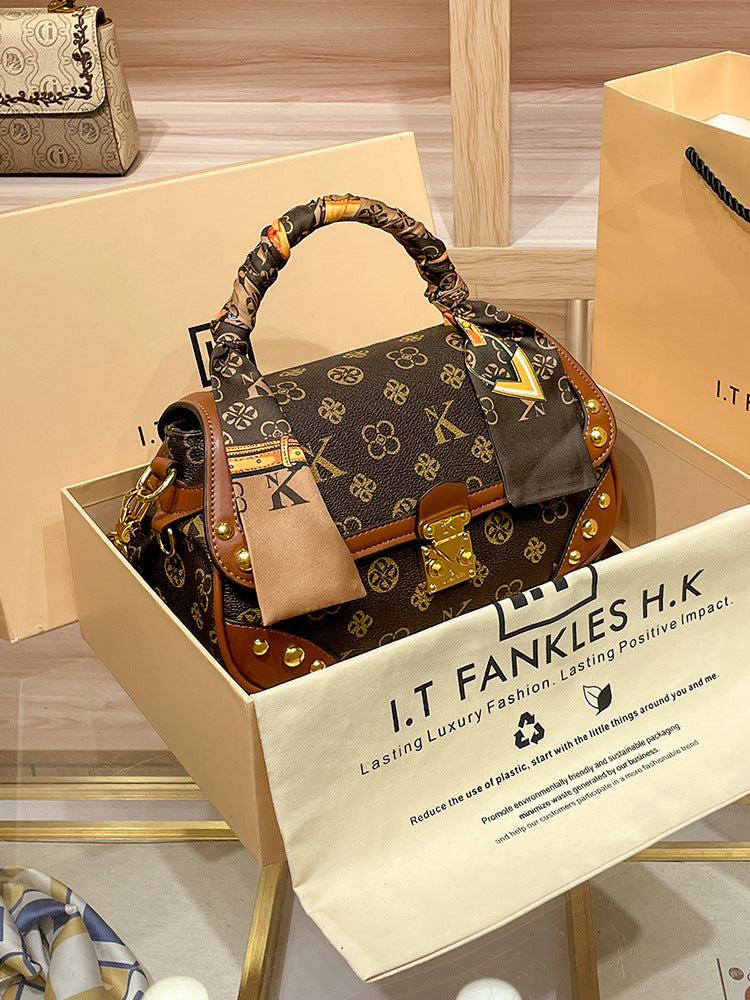 Women's Shopping Authentic Leather Tactile Feel Retro Shoulder Bags