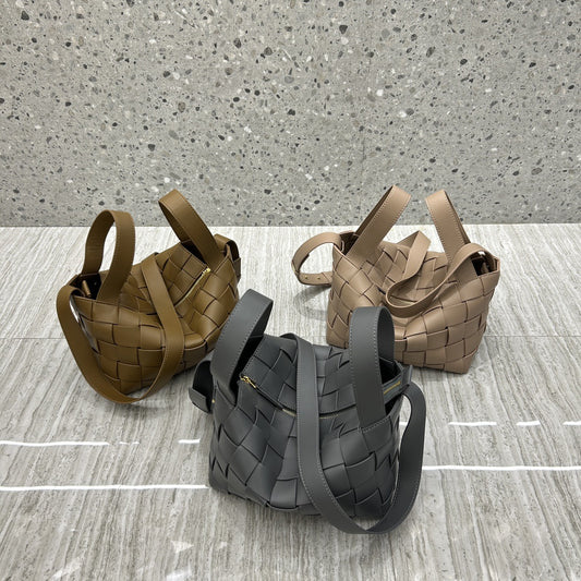 Women's Fashion Hand-woven Vegetable Basket Light Luxury Crossbody Bags