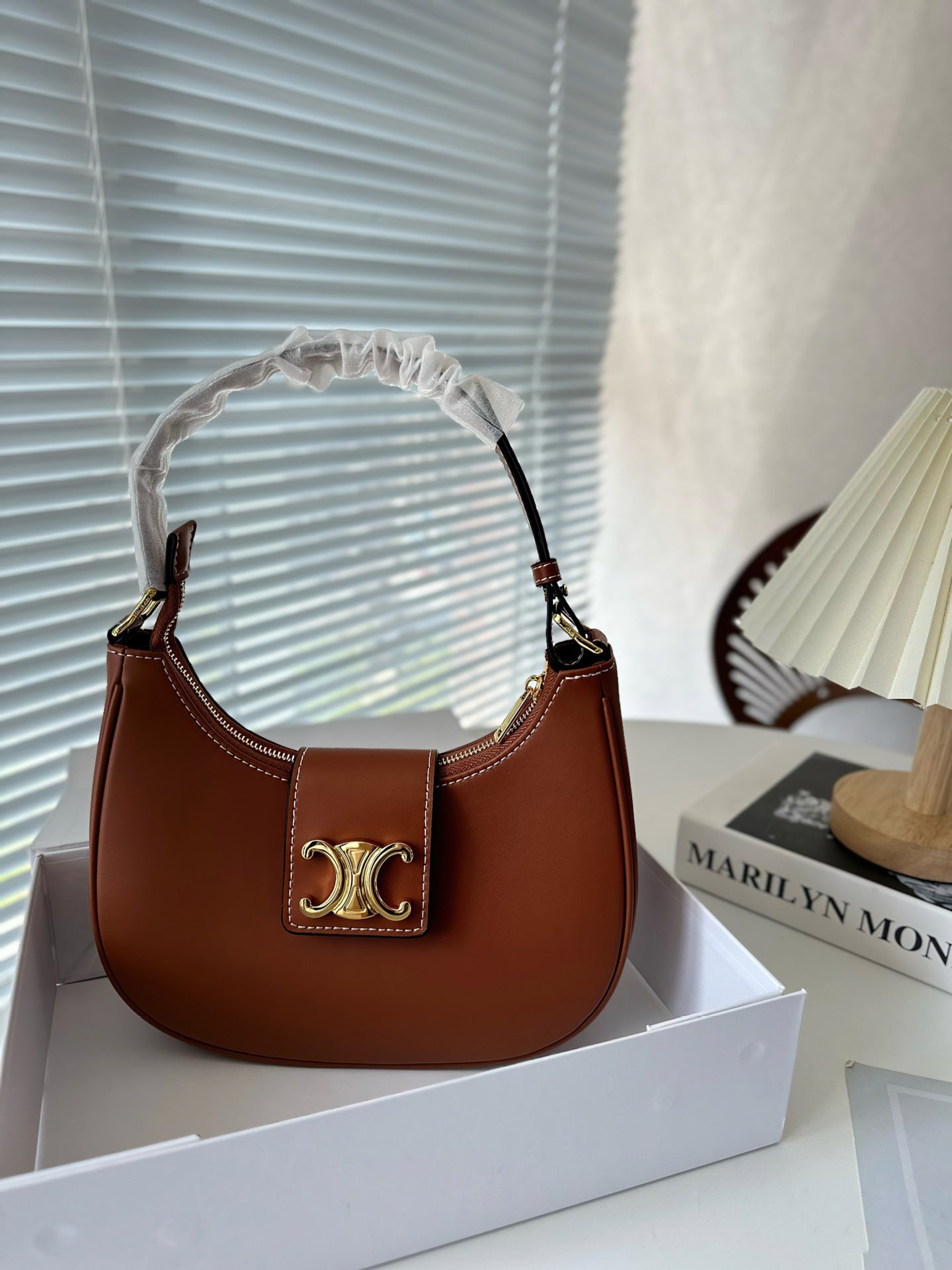 Arc Underarm High-grade Monogram Female Selenodont Handbags