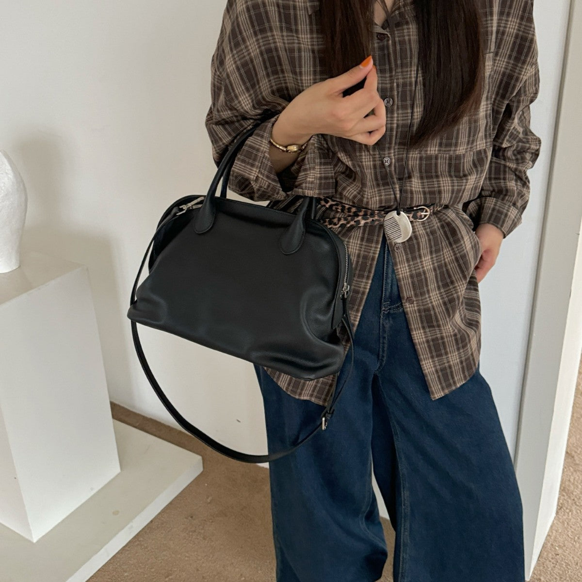 Women's Cowhide Pleated Portable Temperament Wild Large Handbags