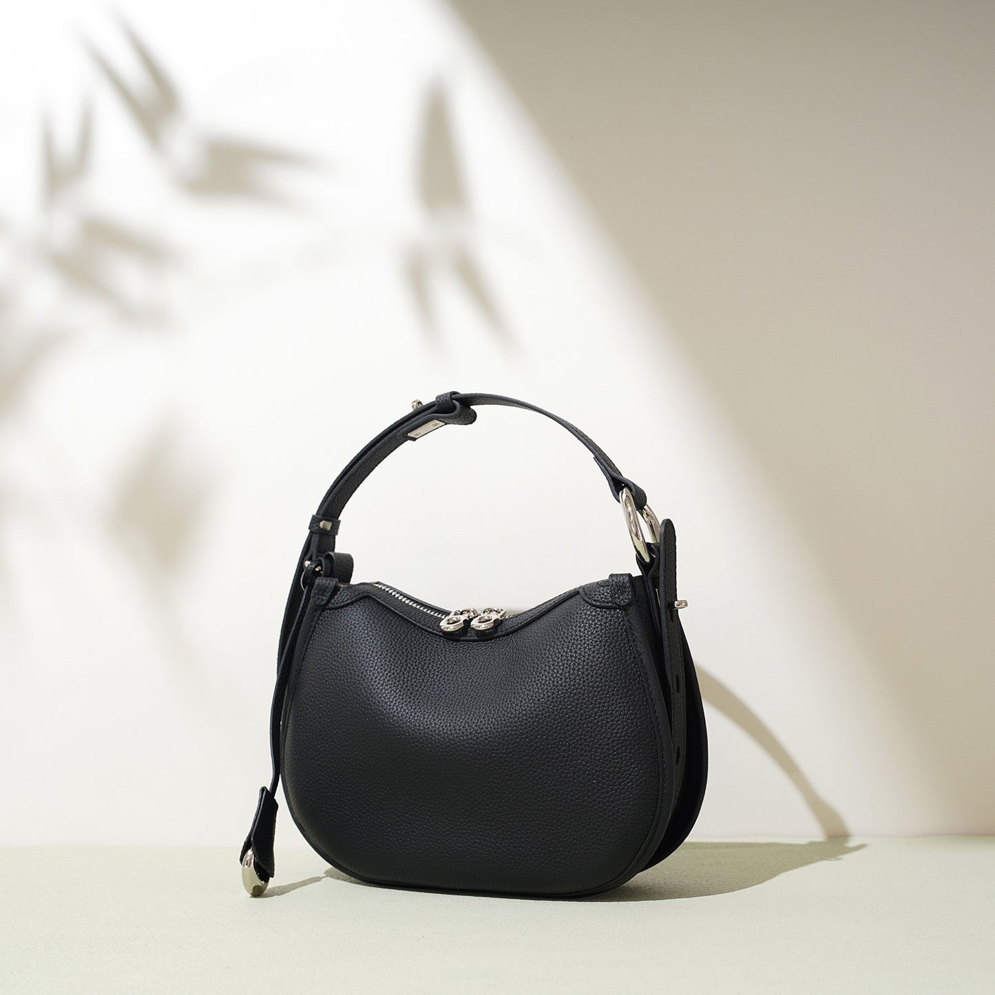 Women's Simple High Sense Design Large Capacity Shoulder Bags