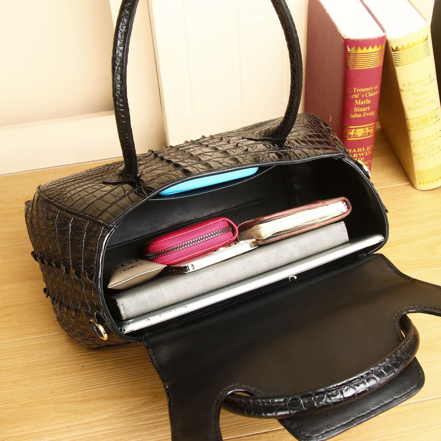 Women's Stylish Crocodile Pattern Croissant Fashion Handbags