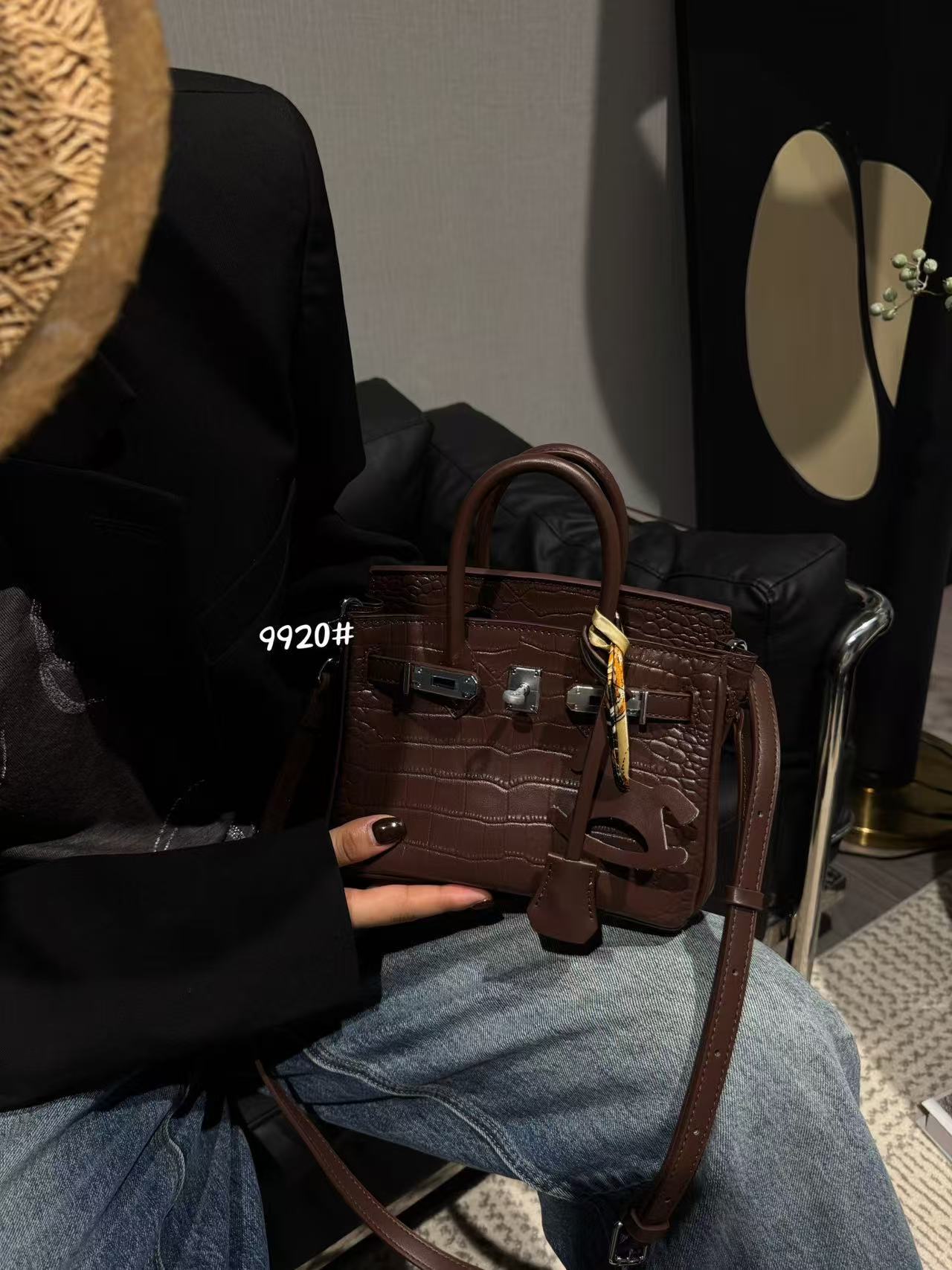 Women's High-grade Genuine Leather Retro Platinum Fashion Crossbody Bags