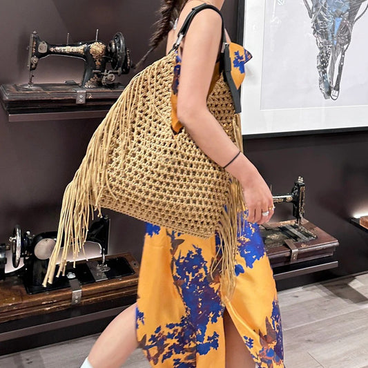 Women's Fashionable Contrast Color Hand-woven Design Portable Shoulder Bags