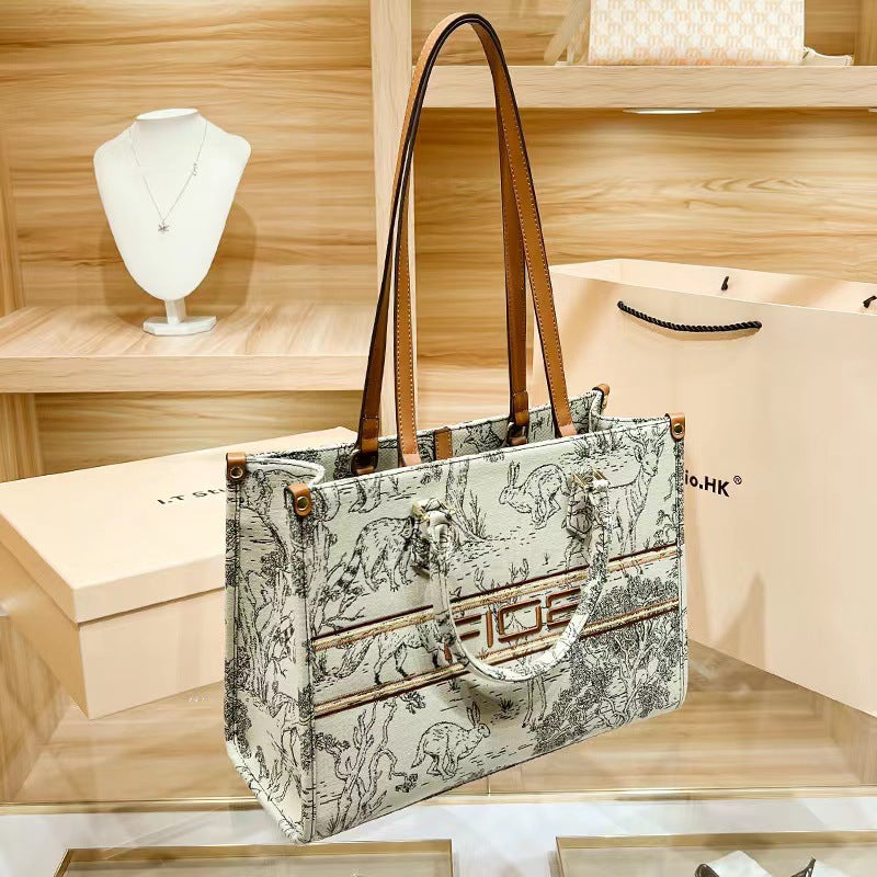 Women's Fashionable Embroidered Portable Large Special Interest Light Luxury Bags
