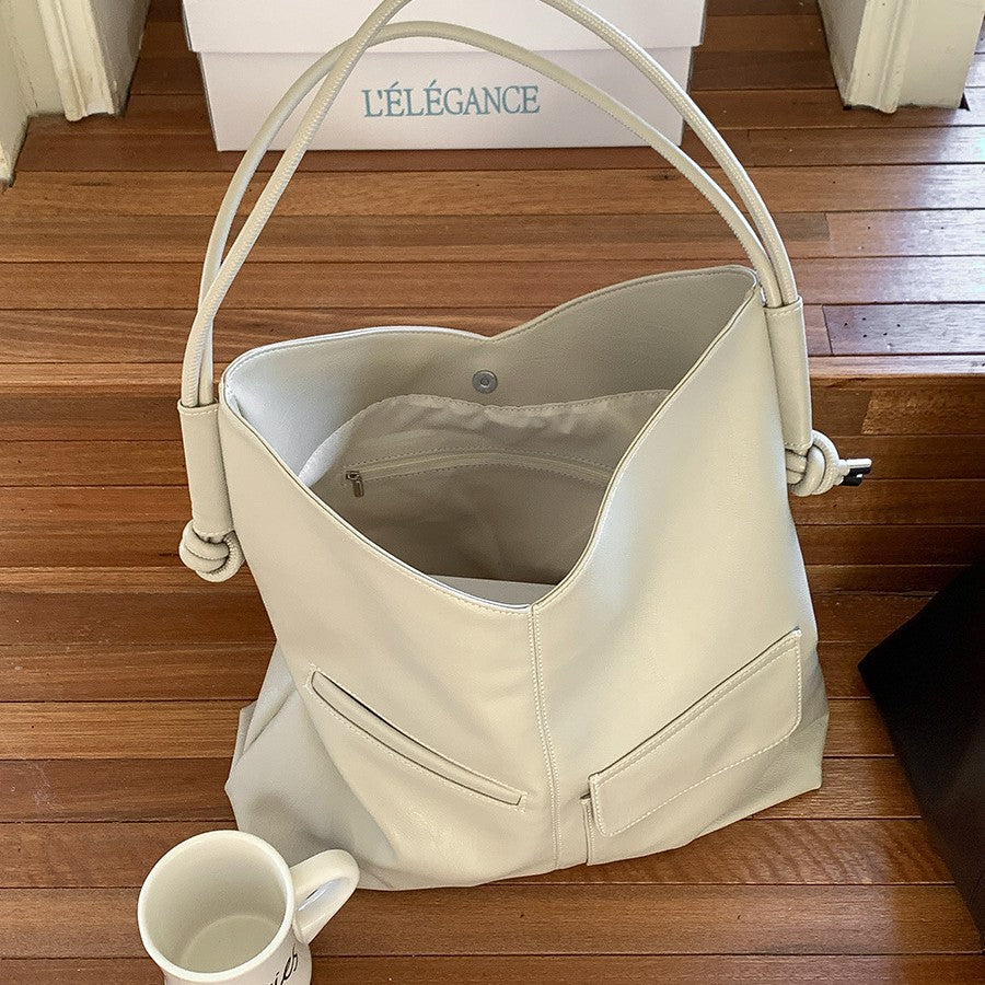 Women's Large Capacity Fashion Commuter High Sense Niche Soft Shoulder Bags