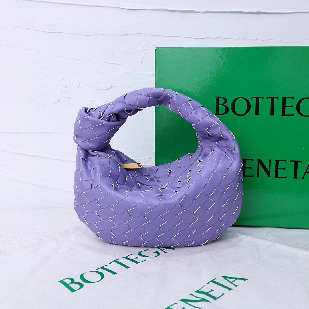 Croissant Knotted Clutch Light Use Large Handbags