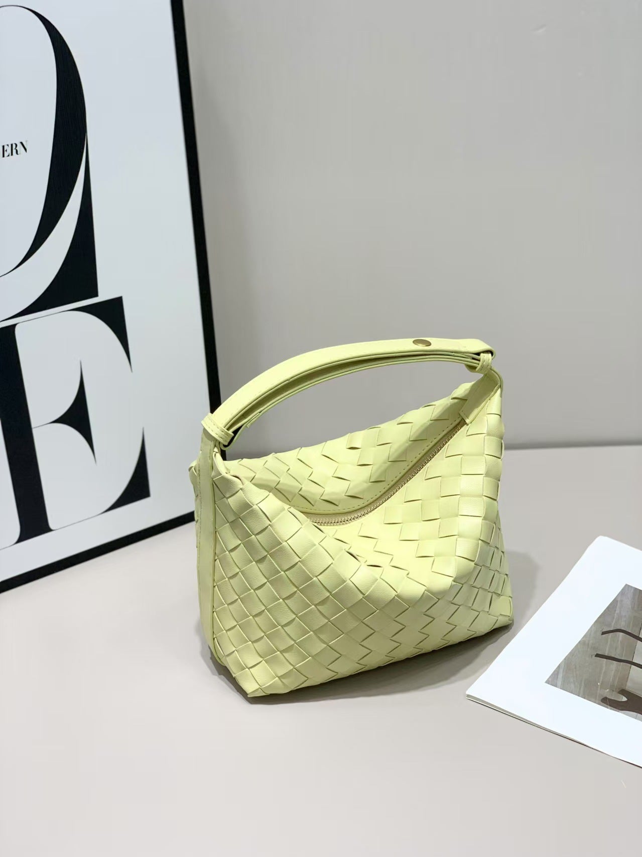 Women's Western Style Fashion Woven Retro Trend Handbags