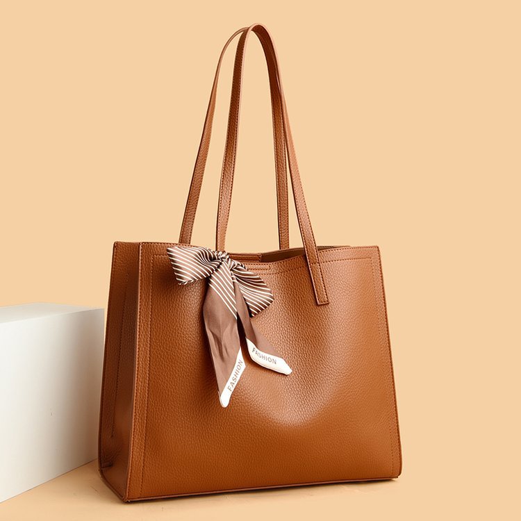Wind Female Large Capacity Fashion Commute Handbags
