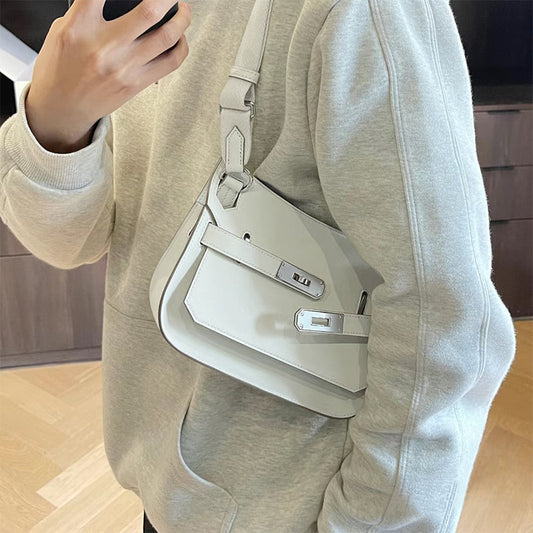 Women's Retro Stylish Saddle High-grade Leather Underarm Shoulder Bags