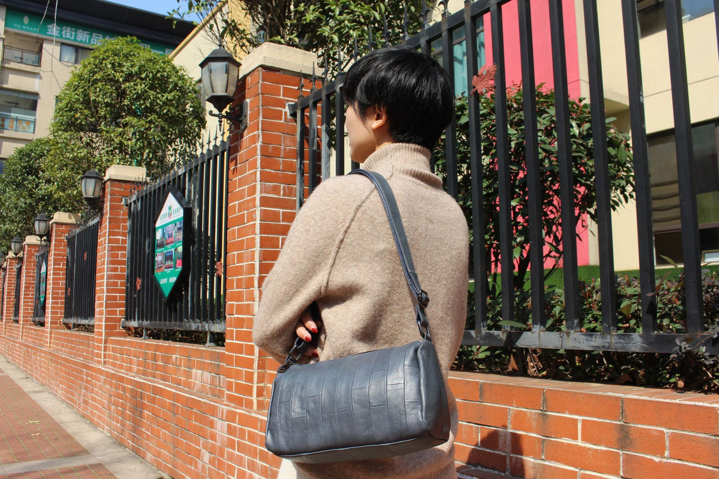 Women's Genuine Leather Double Layer Zipper Direct Crossbody Bags