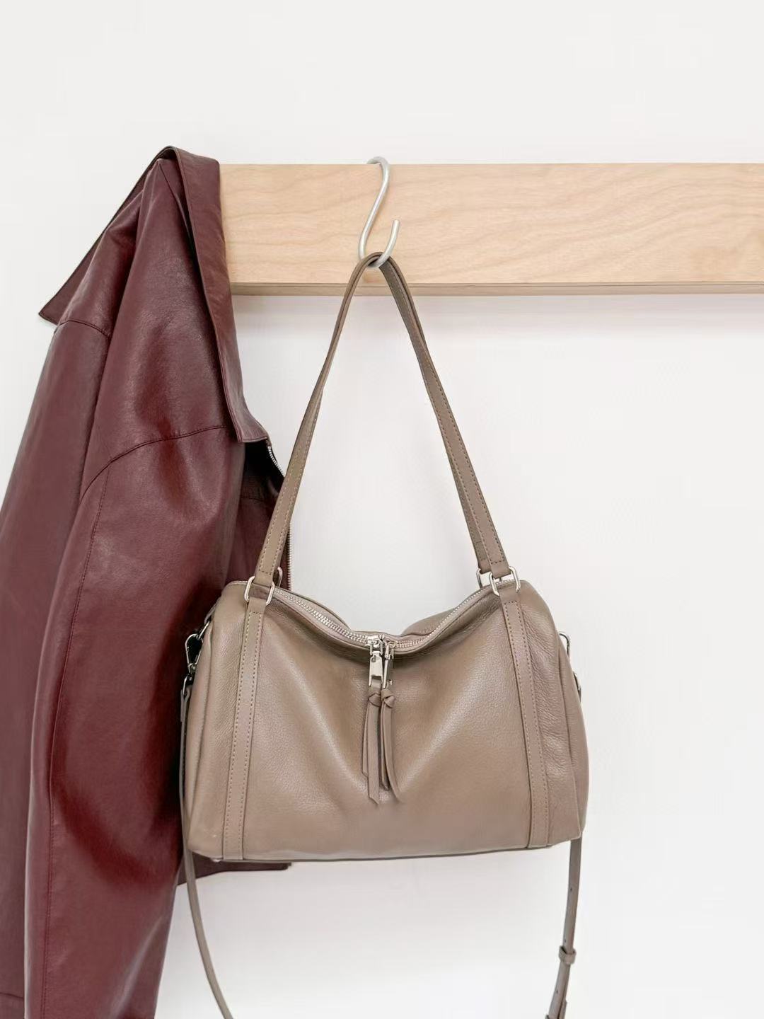 Women's Cowhide Boston Simple Textured Single Bags