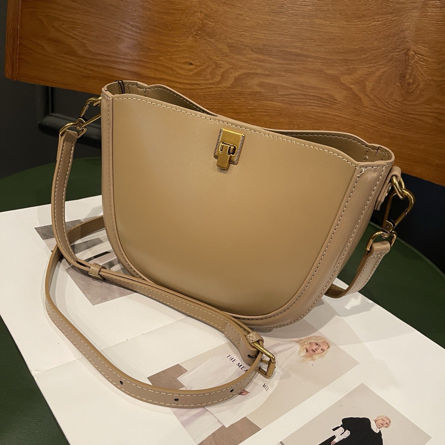 Women's Saddle High-grade Genuine Leather Light Crossbody Bags