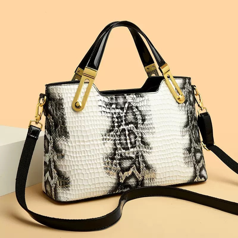 Women's Snake Pattern Large Capacity Fashion Embossed Handbags